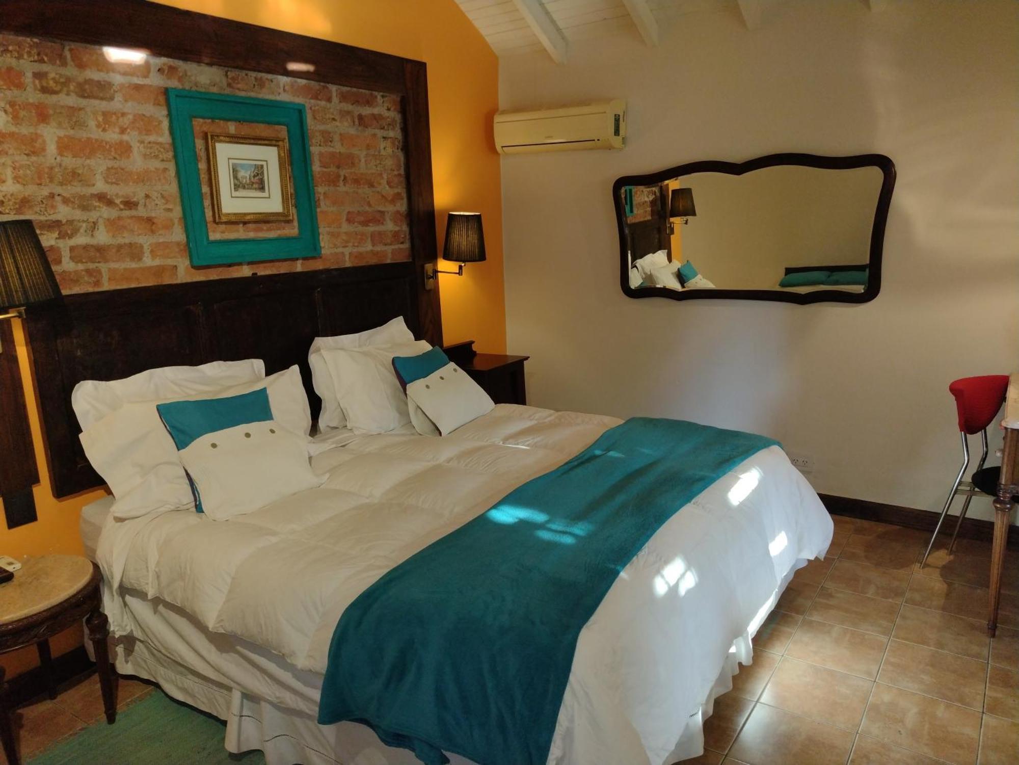 Alonso Chacras Lodge Chacras de Coria Zimmer foto